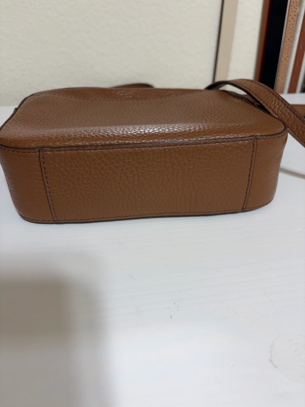 Fossil Tan Leather Crossbody Pouch - Picture 4 of 7